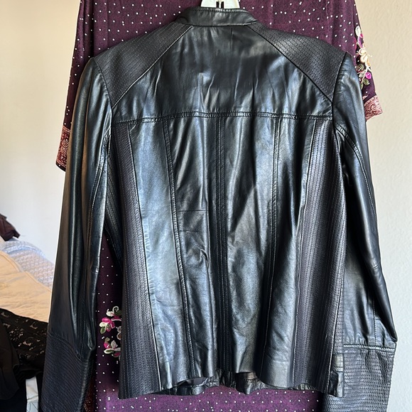 Black leather Bernardo jacket in size 6 - Picture 5 of 6